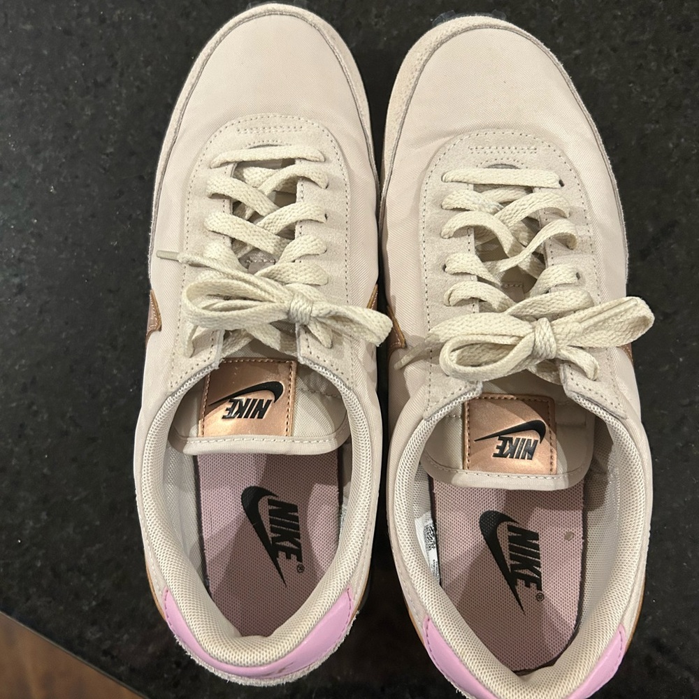 Nike Women’s Daybreak Beige Pink Bronze Woman’s Running Shoe